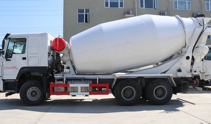 China HOWO Mixer Cement Truck for Sale Concrete Truck Mixer