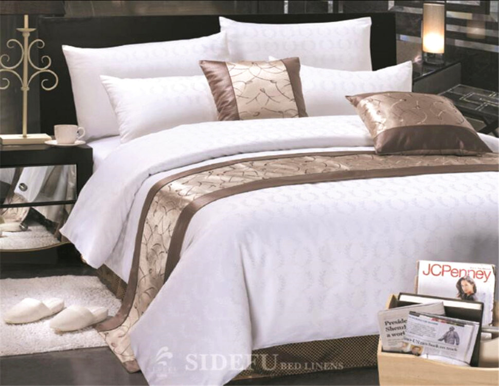 China Famous Hotel Supplier OEM Satin Bed Sheet Bedding Set