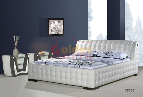 Modern Diamond White Leather Bed 2835