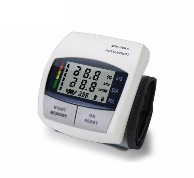 Electric Wrist Sphygmomanometer with FDA Approved