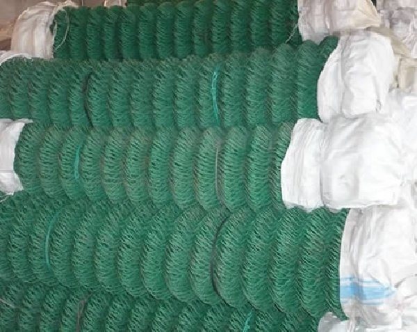 PVC Coated Steel Wire Hot Dipped Galvanized Outdoor PE Playground Chain Link Fence Netting