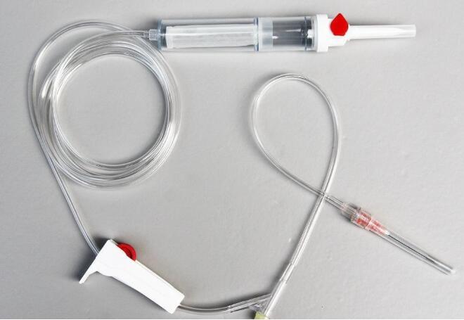 Latex-Free Blood Tranfusion Set with 18g Hypodermic Needle