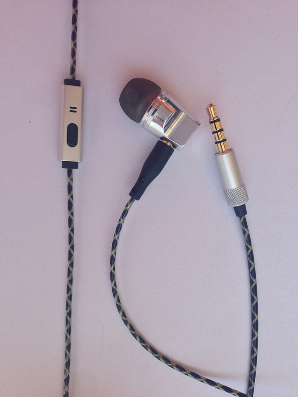 Micropro Noise-Isolating in-Ear Headphones with Wired Stereo