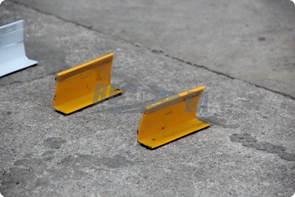 Yellow/White Premium Plastic Material Temporary Road Marker