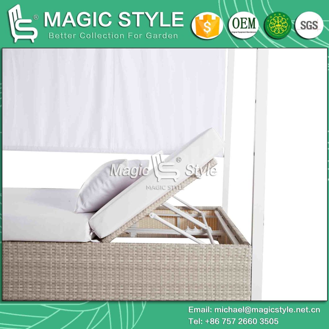 Hotel Wicker Sunbed with Cushion Outdoor Daybed with Pillows Garden Sun Bed Rattan Wicker Daybed Leisure Wicker Double-Bed Patio Furniture