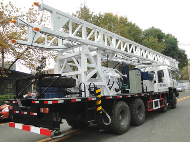 Drilling Water Well Drilling Rig Mounted on Truck 300kn