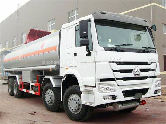China 8X4 12wheels Tank Truck for Fuel Transport