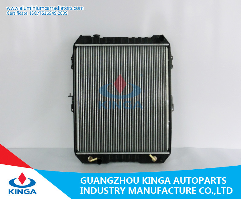 Alloy Radiator for Toyota Hilux Kzn165r Automotive Cooling System
