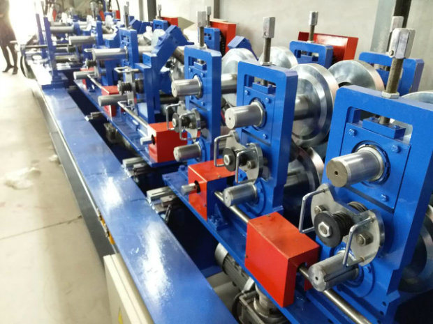 Ce Approved High Quality C Shape Roll Forming Machine