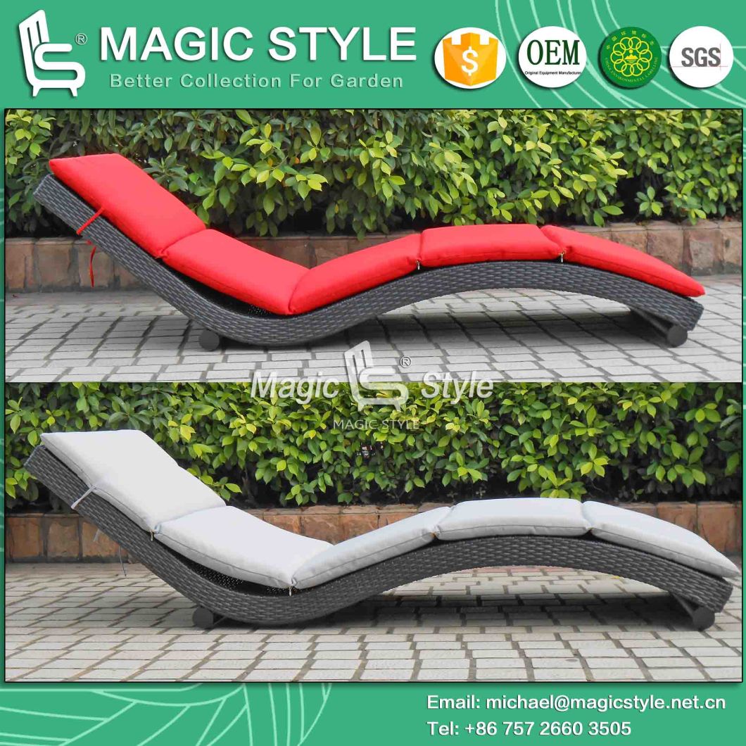 Outdoor Sun Lounge with Cushion for Stackable Garden Sunlounger Wicker Sun Bed Rattan Daybed Leisure Wiker Sun Lounger (Magic Style)