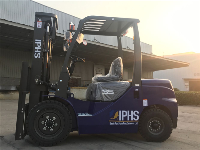 Customized Color 3.5 Ton Diesel Forklift