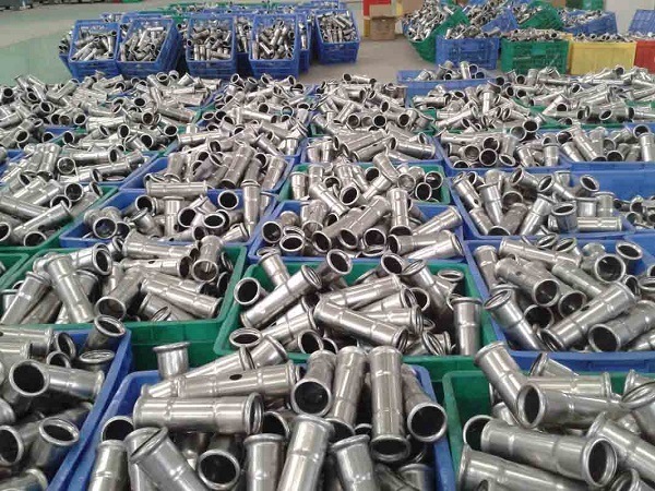 Gunagzhou China Plumbing Sanitary Steel 304 316 Equal Coupling