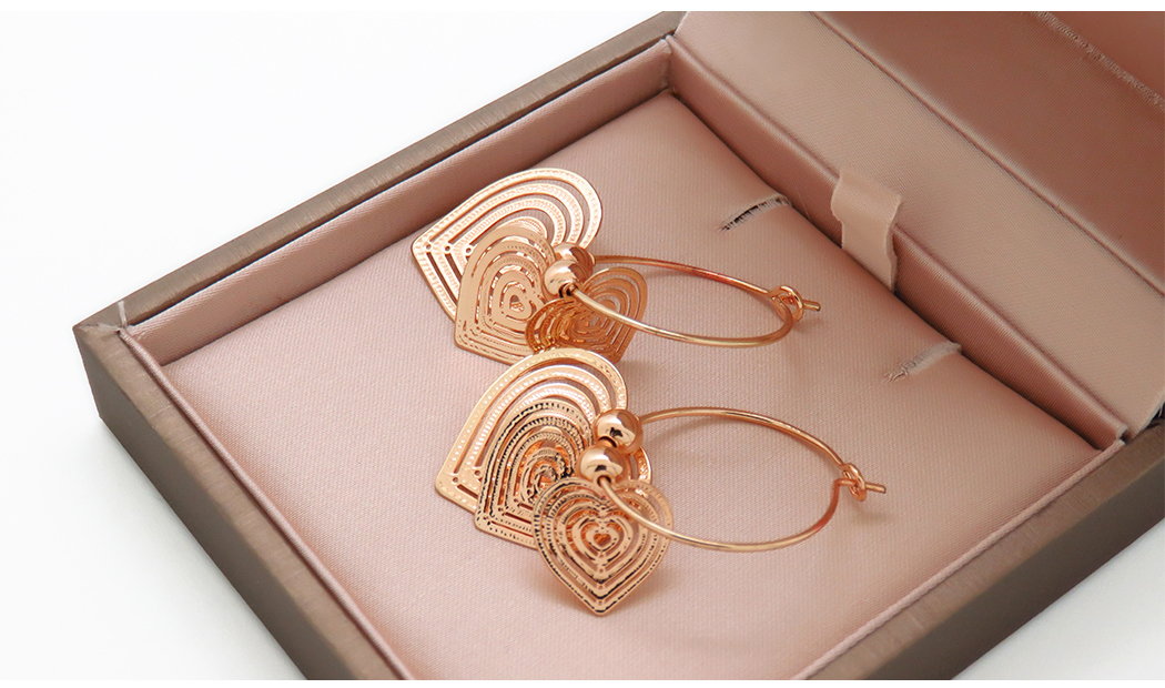 Fashion Gold Imitation Jewelry Women Earrings with Heart Design