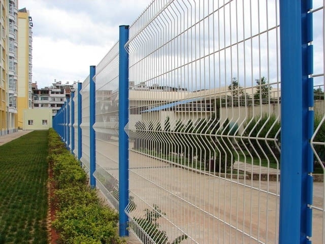 Hot-Dipped Powder Coated Metal Wire Mesh Security Fence