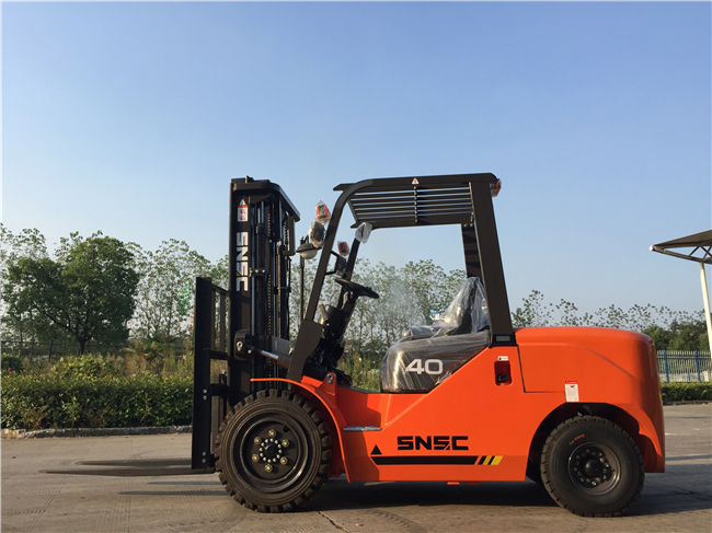 Japan Engine New China 4t Diesel Forklift