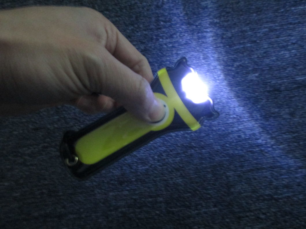 Super Bright Magnetic LED Pocket Flashlight (RS7000)