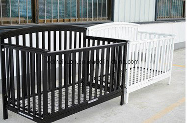 European White Sofa Bed to Send Small Wholesale Solid Wood Crib Fence Children Bed Multifunctional Baby Bed Can Stick a Card (M-X3705)