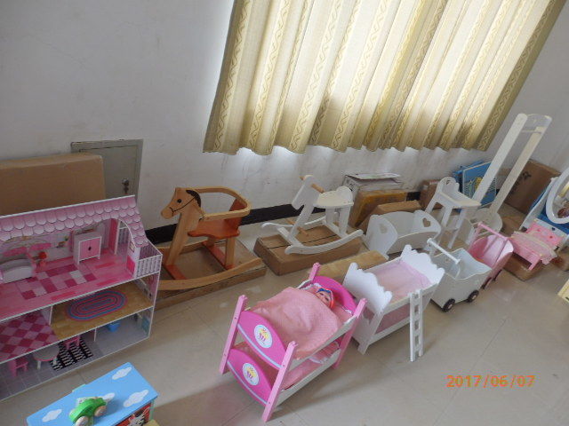 XL10207 Children Toys New Style Kids' Craft Desk/Children Desk and Chairs The Dressing Table and Chair