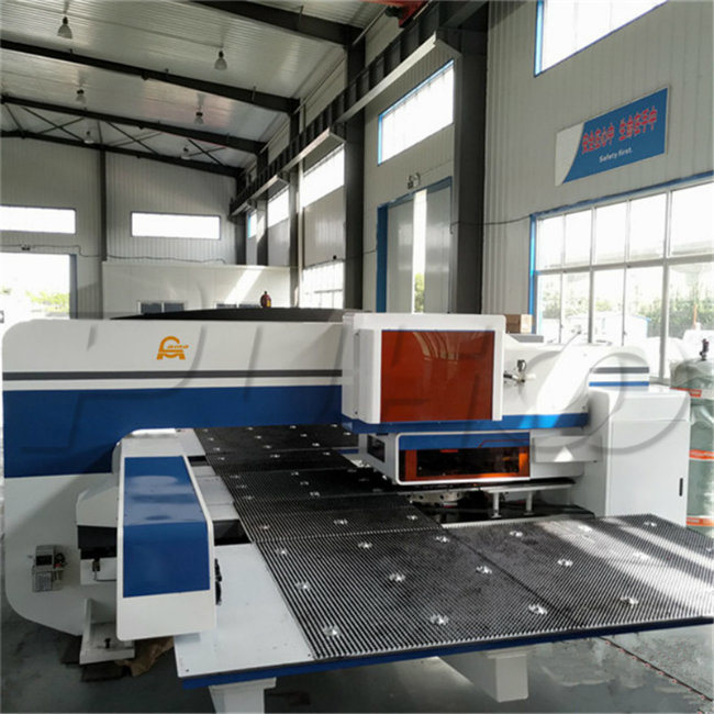 Mechanical Sheet Metal Hole CNC Turret Punching Machine for Sale