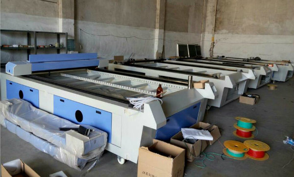 CO2 Laser Cutting Machine Price with Ce Certificate