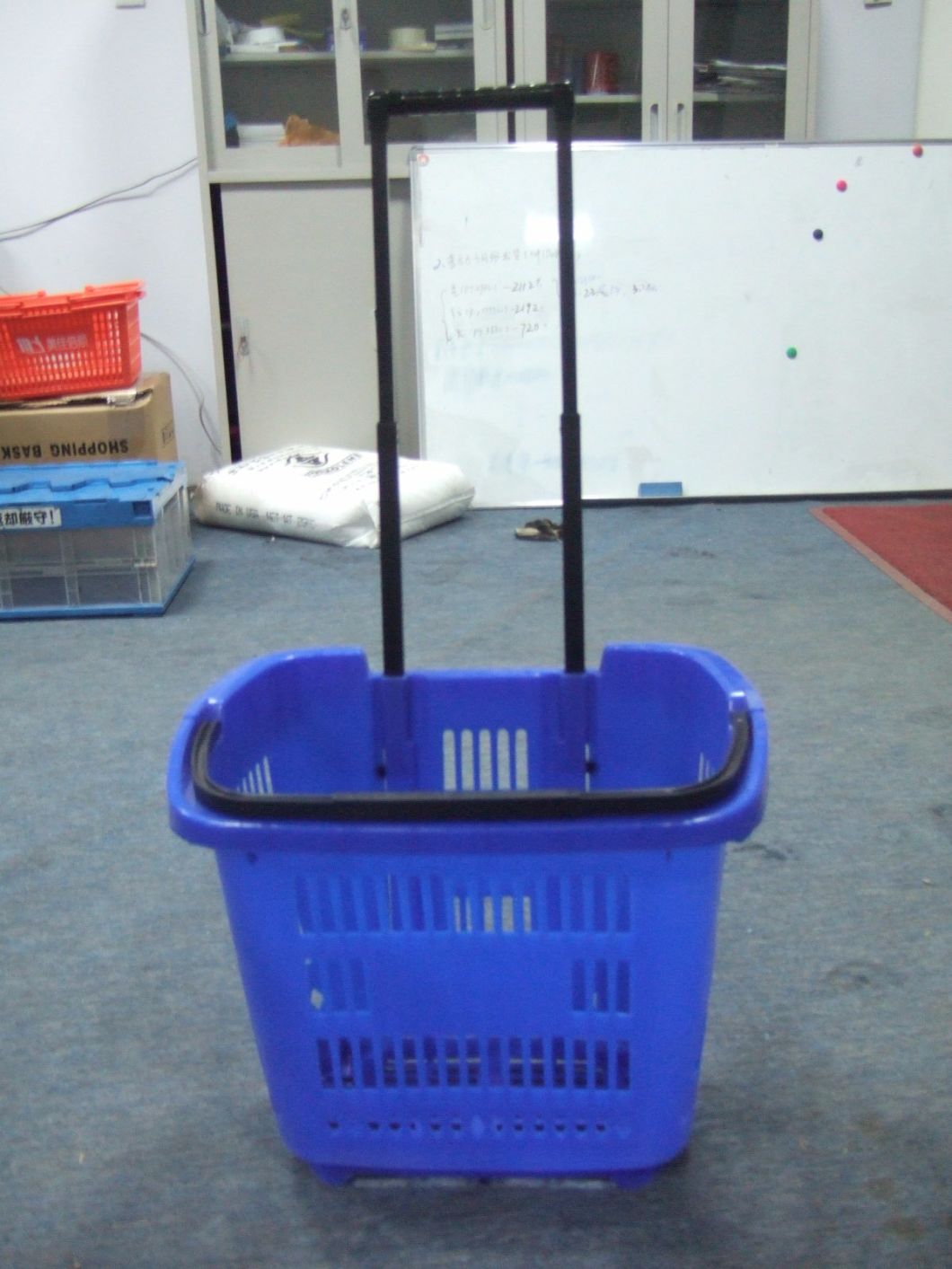 Rolling Wheeel Shopping Plastic Basket for Supermarket