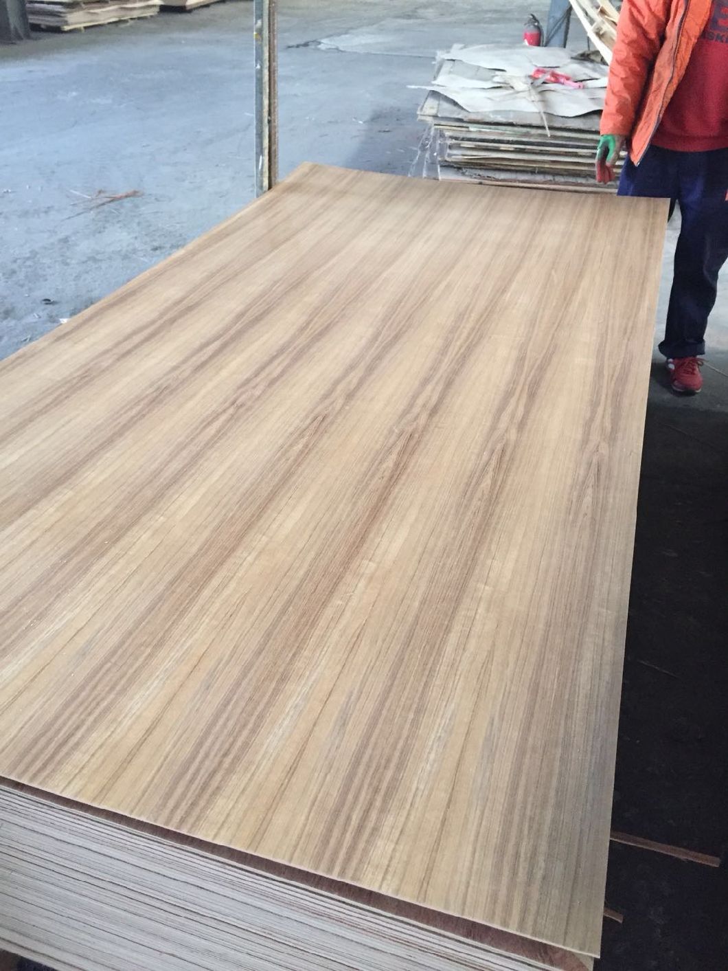 2.5mm Teak/ Red Oak/ Fancy Plywood for Furniture