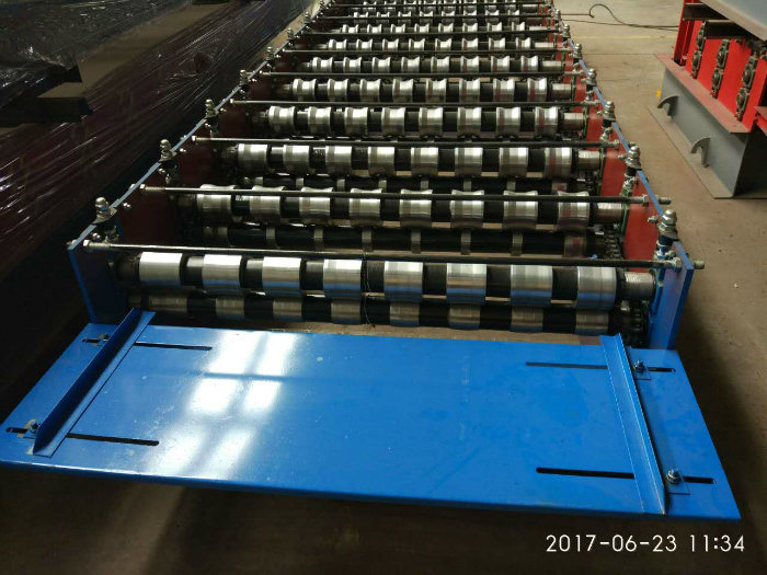 Roof and Wall Steel Panel Roll Forming Machine Equipment Line