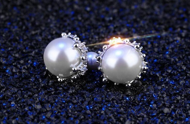 2018 New Jewelry Stud Earrings Tiny Shining CZ Surround White Imitation Pearl Double Side Brincos for Women Party Gifts