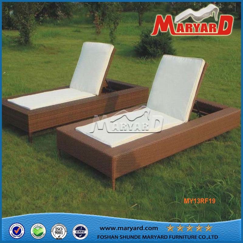 Luxury Double Sunbed in PE Rattan From Foshan