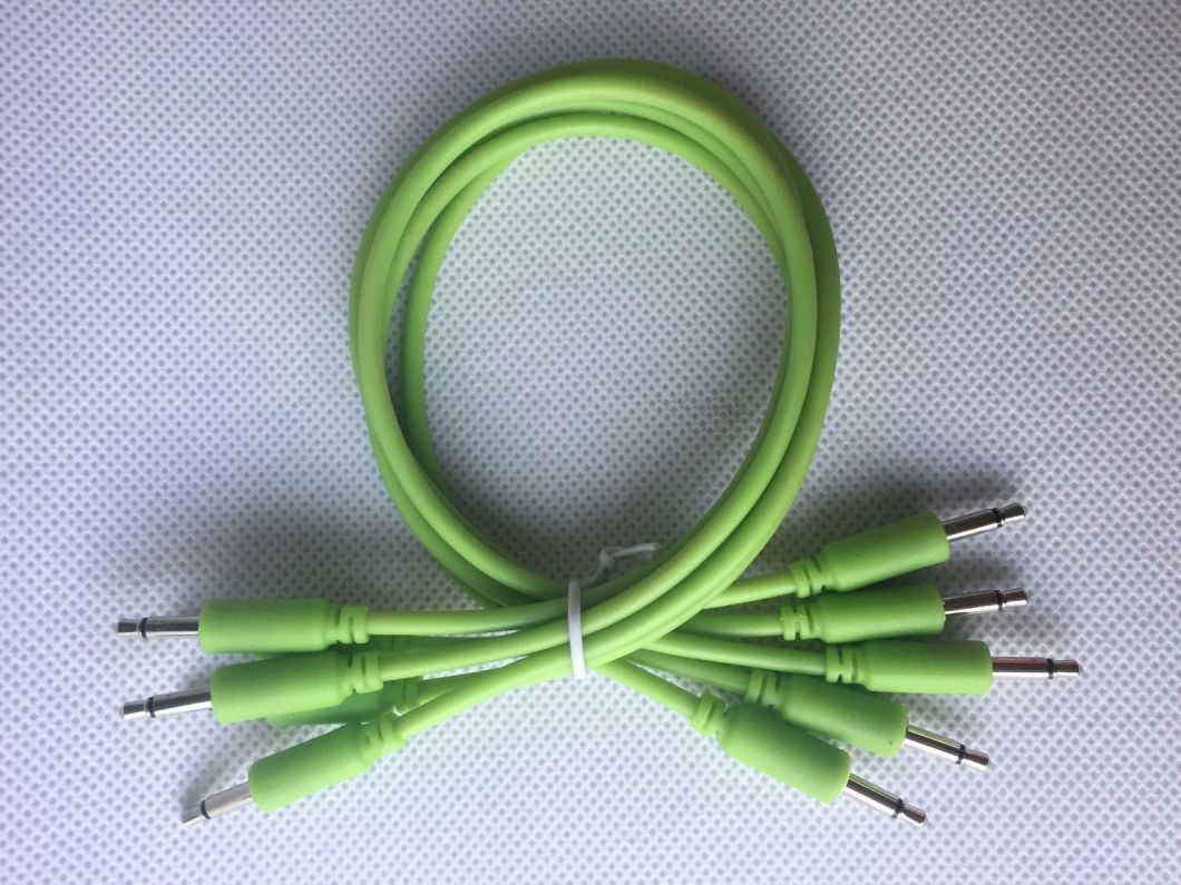 3.5mm Mono Patch Cables Grow in Dark