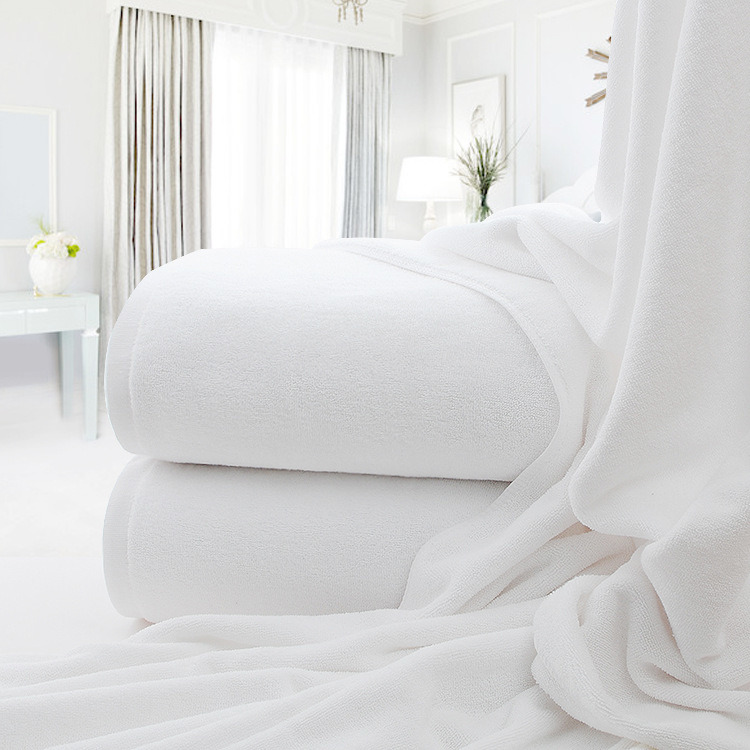 Good Quality White Embroidery Hotel Bulk Bath Towel