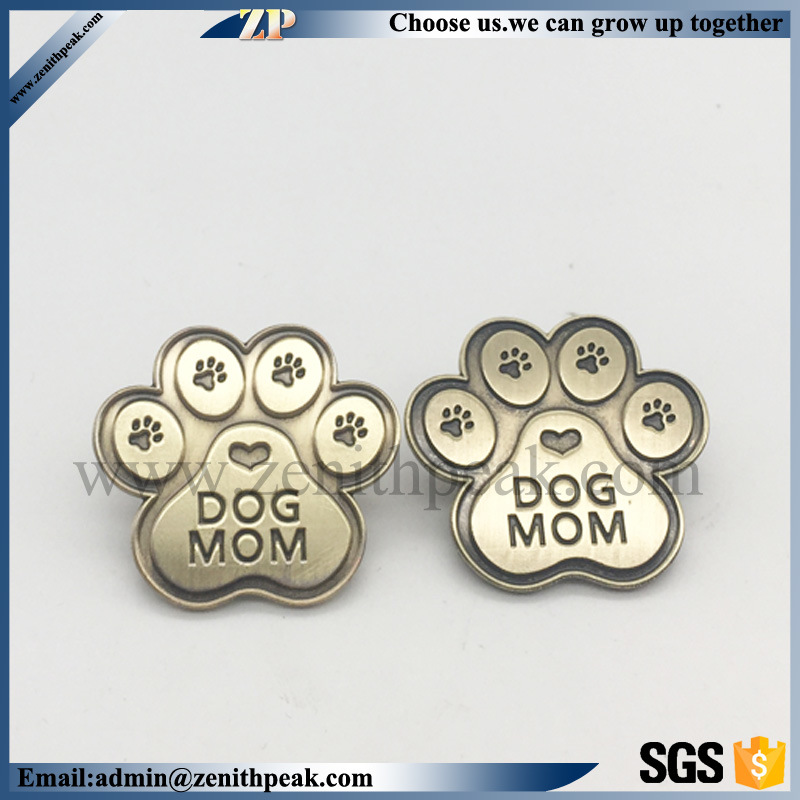 China Best Quality Silver Metal Dog Mom Claw Lapel Pin Badge