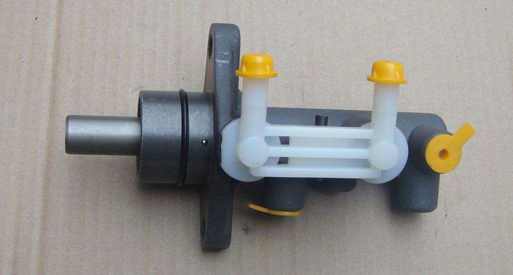 Spare Parts Brake Master Cylinder for Car