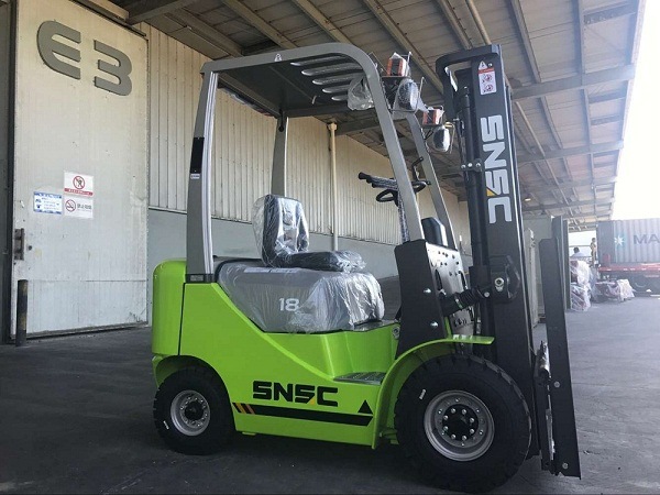 Snsc 1.8 Ton Diesel Forklift with Rotating Clamp