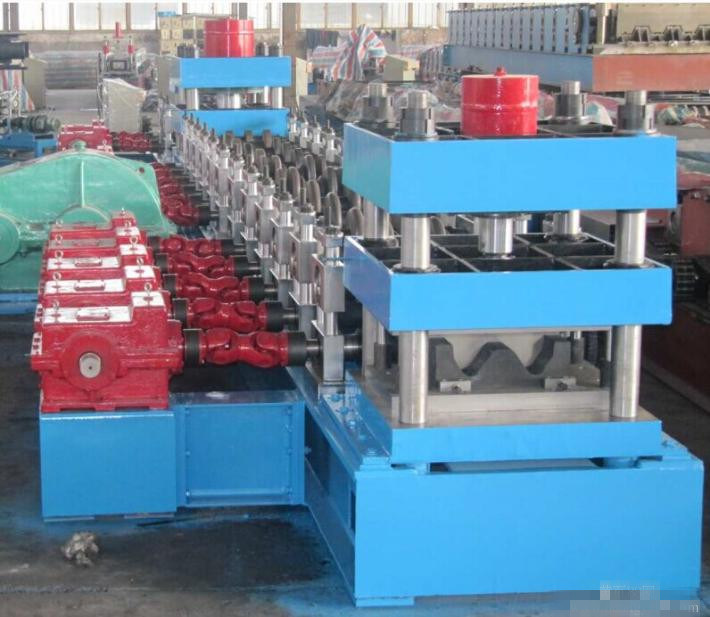 Two Wave Highway Guardrail Roll Forming Machine