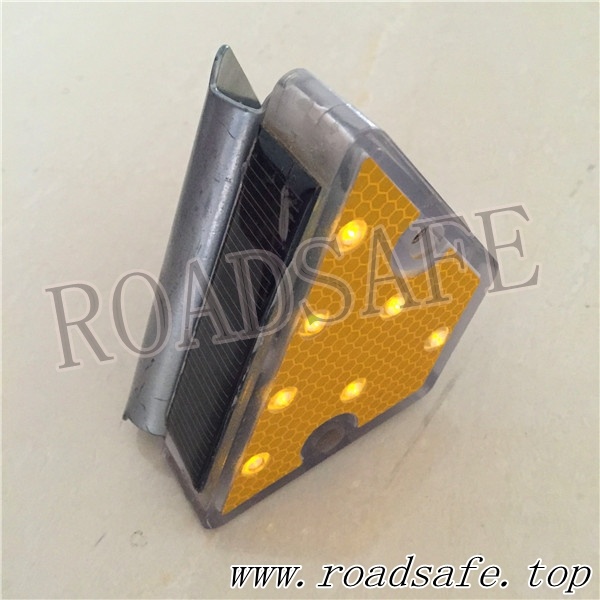 Top Quality Trapezoid Guardrail Solar Declinator Post