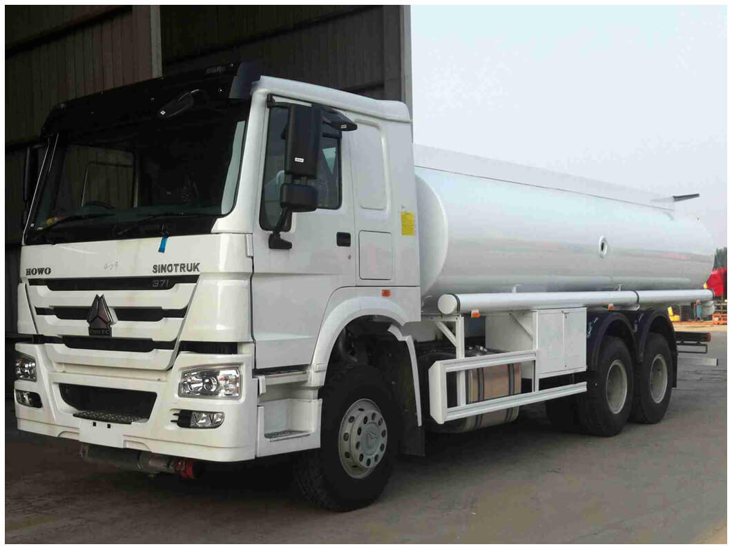 HOWO Fuel or Oil Tank Truck