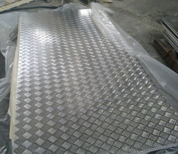 Aluminum Checker Plate/Aluminium Tread Plate 5 Bar A1050 1060 1100 3003 3105 5052