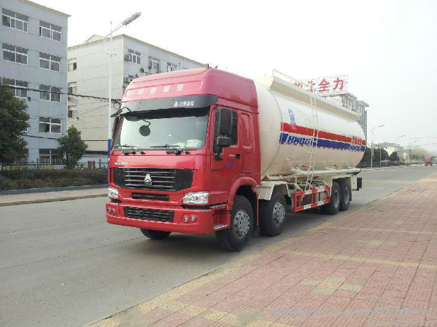 HOWO 8X4 336HP Heavy Duty Bulk Cement Tank Truck