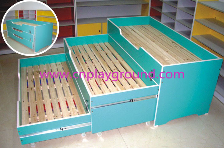 Luxury Kindergarten Furniture Bed for Children (HLD-2704)