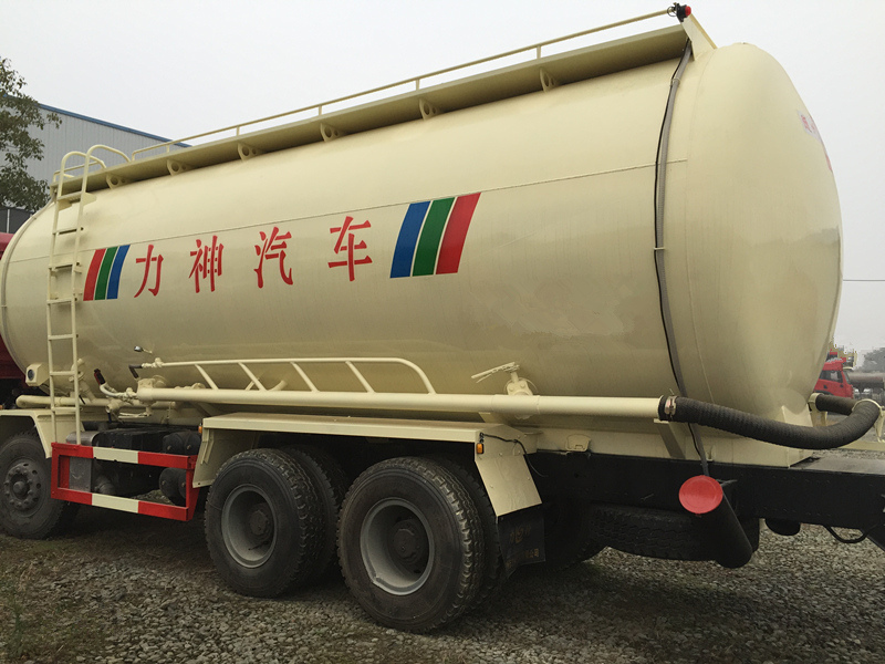 Hanging Type Air Compressor Bulk Cement Tank Truck