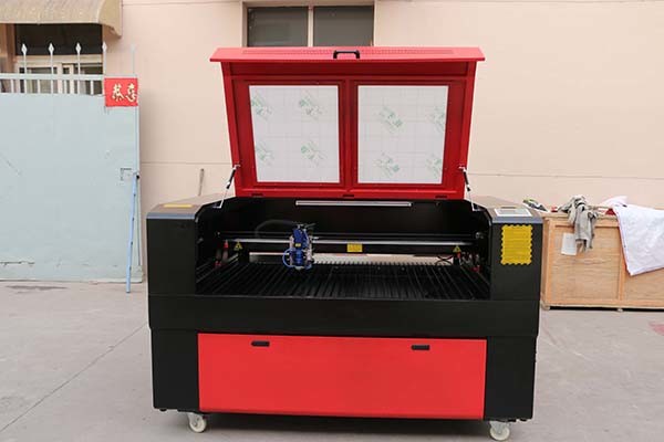 Ck1390 150W Reci 1.3mm Laser Metal Cutter