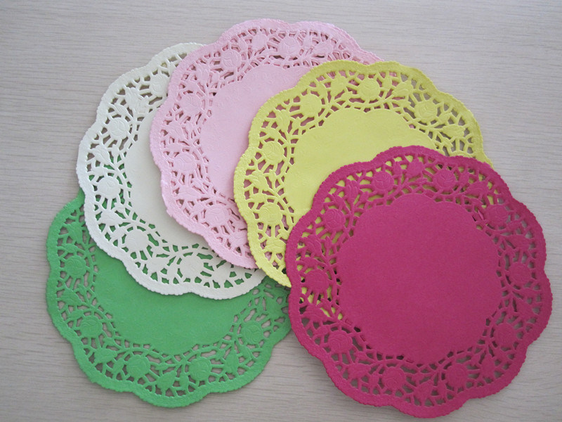 Round Paper Doyley with Flower Shape