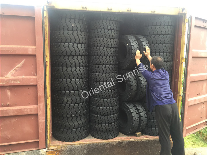 Solid Rubber Tire Made in China 7.50-16, 8.25-12, 8.25-15