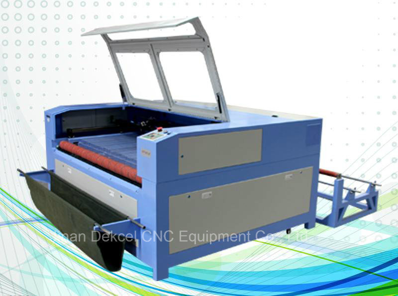 Auto Feeding Garments/Cloth/Leather/Fabric/Textile Laser Cutting Machine