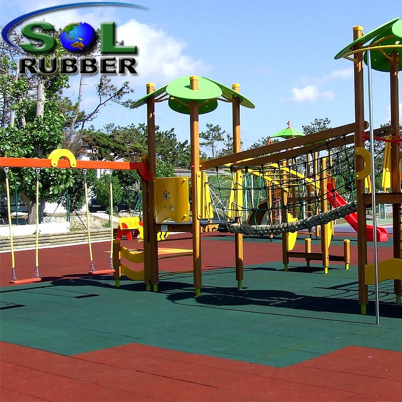 Safe and Heathy Outdoor Playground Rubber Flooring Tile