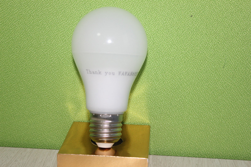 High Efficiency 12W PC+ Alumium Housing LED Light Bulb