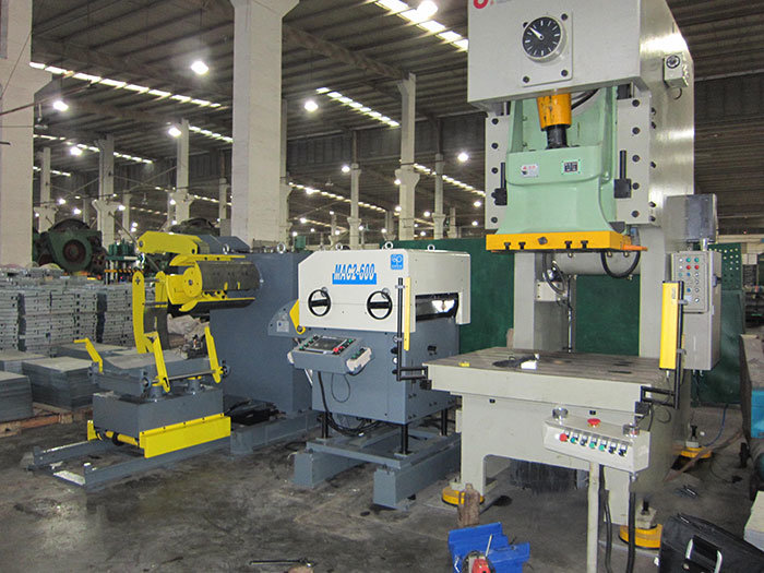 Thin Plate Double Head Unwinding 3 in 1 Feeder, Material Frame, Automatic Stamping (MAC2-600)