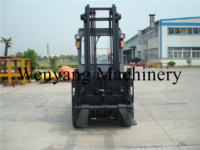 China Forklift Attachment 3ton Diesel Forklift Truck with Sanitation Fork