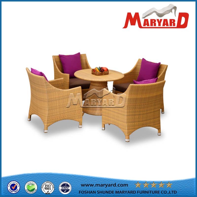 Garden Rattan Furniture Dining Table and Chairs for Outdoor